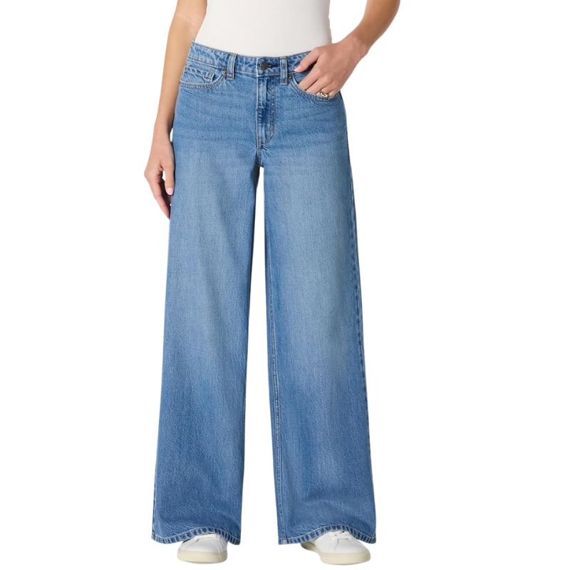 Amazon Essentials jeans on model