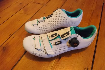 Fizik R4B cycling shoes