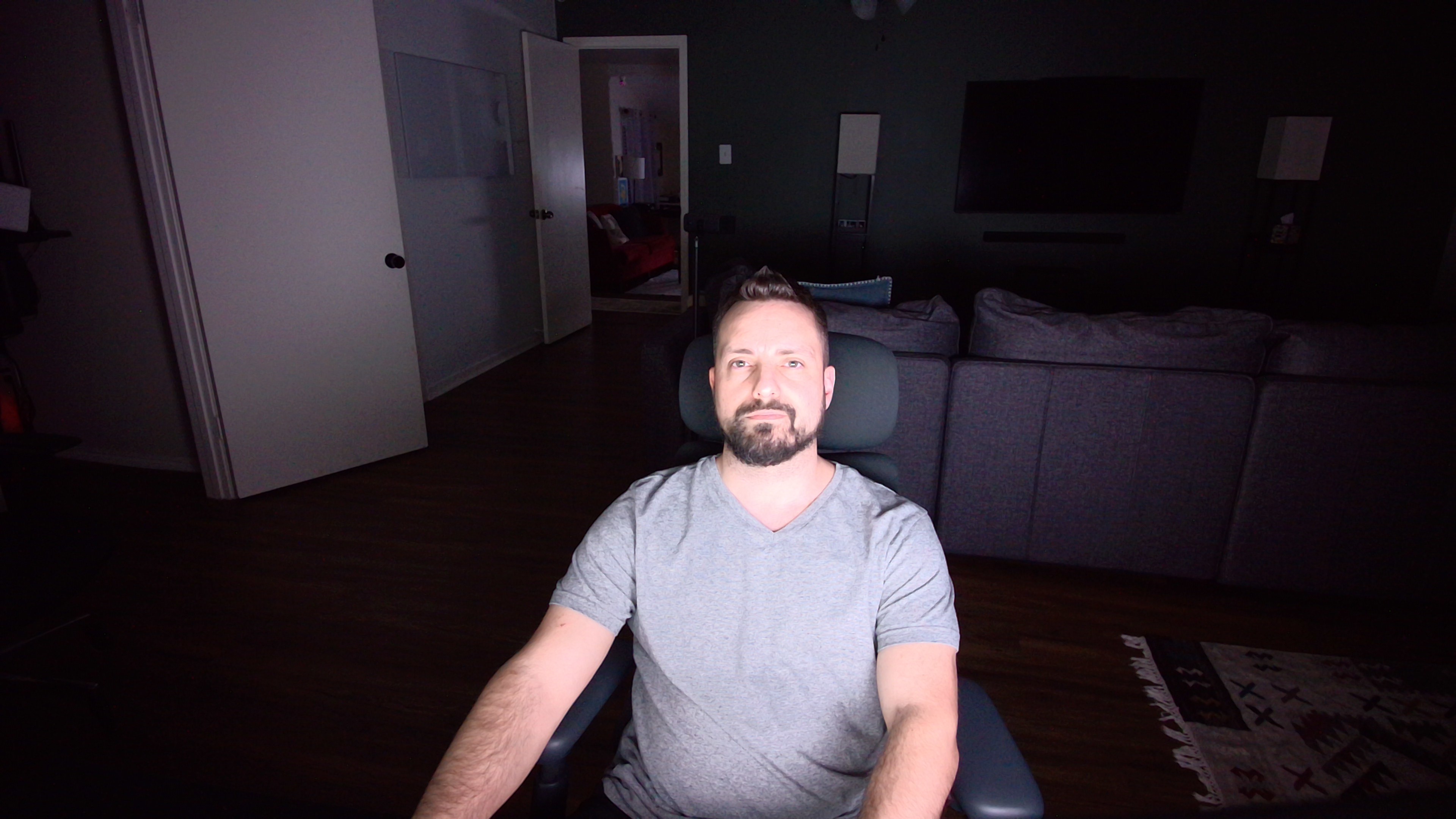Test shots from the Razer Kiyo V2 webcam in no light and low light