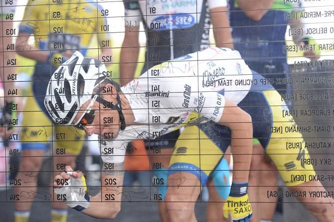 Majka Rafal (Tinkoff-Saxo) signing in on stage