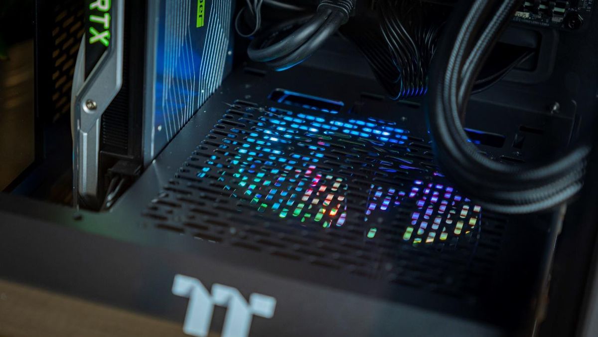 Thermaltake The Tower 100