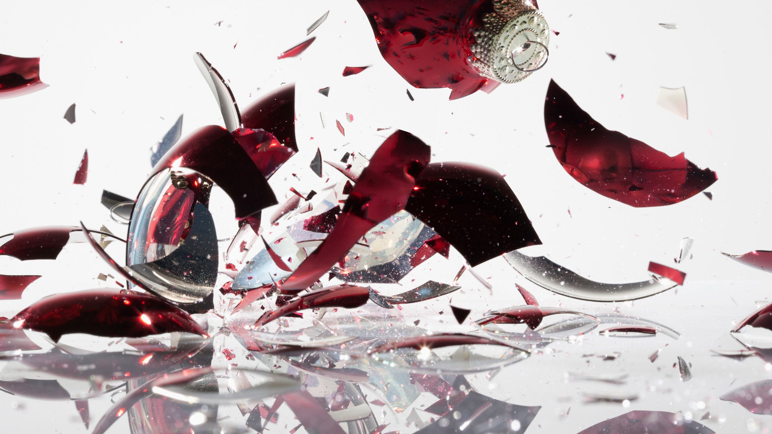 Law of 'maximal randomness' explains how broken objects shatter in the most annoying way possible