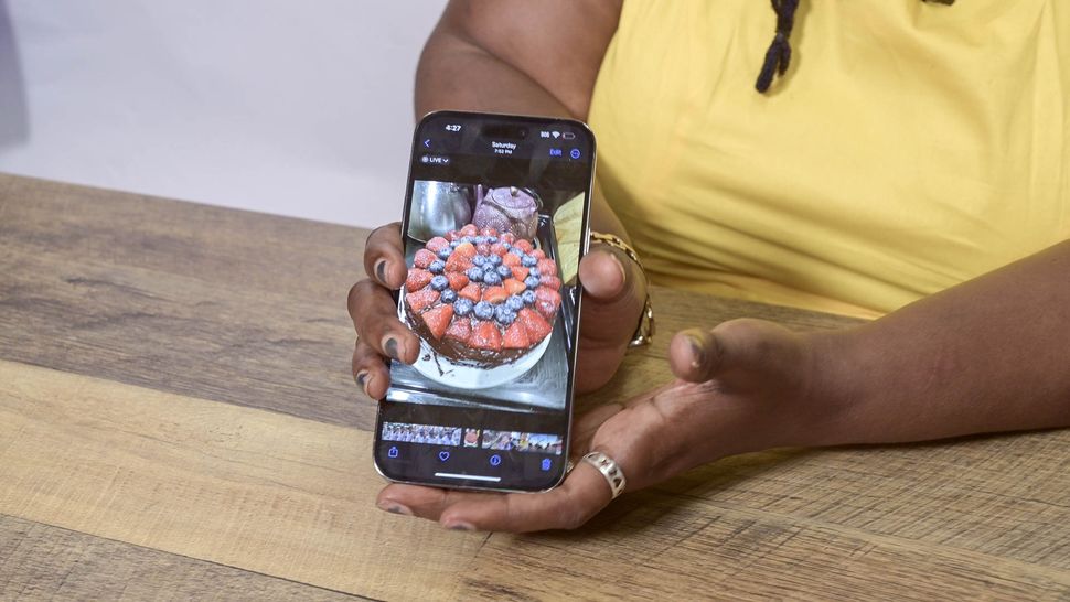 is there a camera difference between iphone 14 pro and pro max