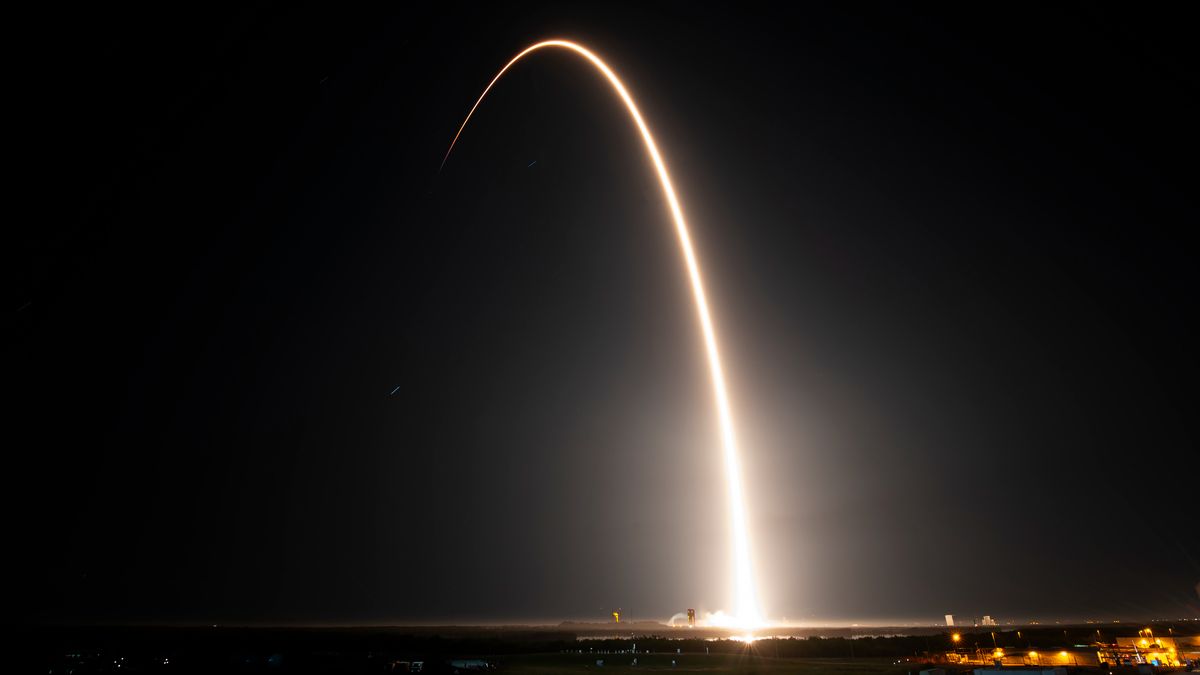 Сегодня вечером SpaceX планирует запустить 23 спутника Starlink из Флориды.