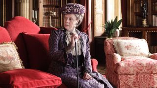 Maggie Smith as lady grantham in Downton Abbey