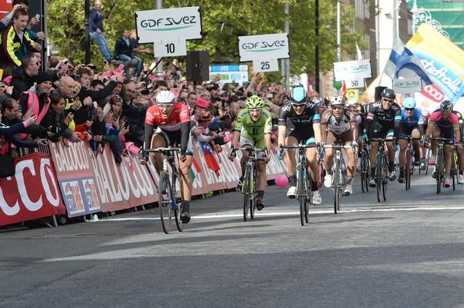 Marcel Kittel (Giant-Shimano) sneaks to the line to steal the victory from Swift
