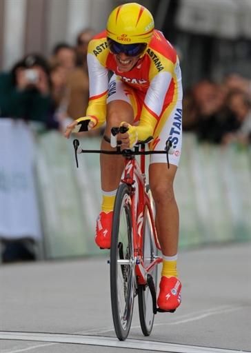 Alberto Contador (Astana) finishes second in the time trial finale.