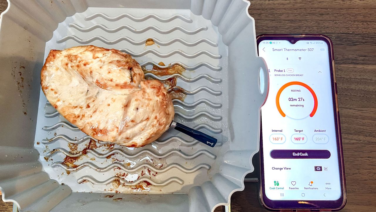 Chef iQ smart thermometer cooking chicken breast