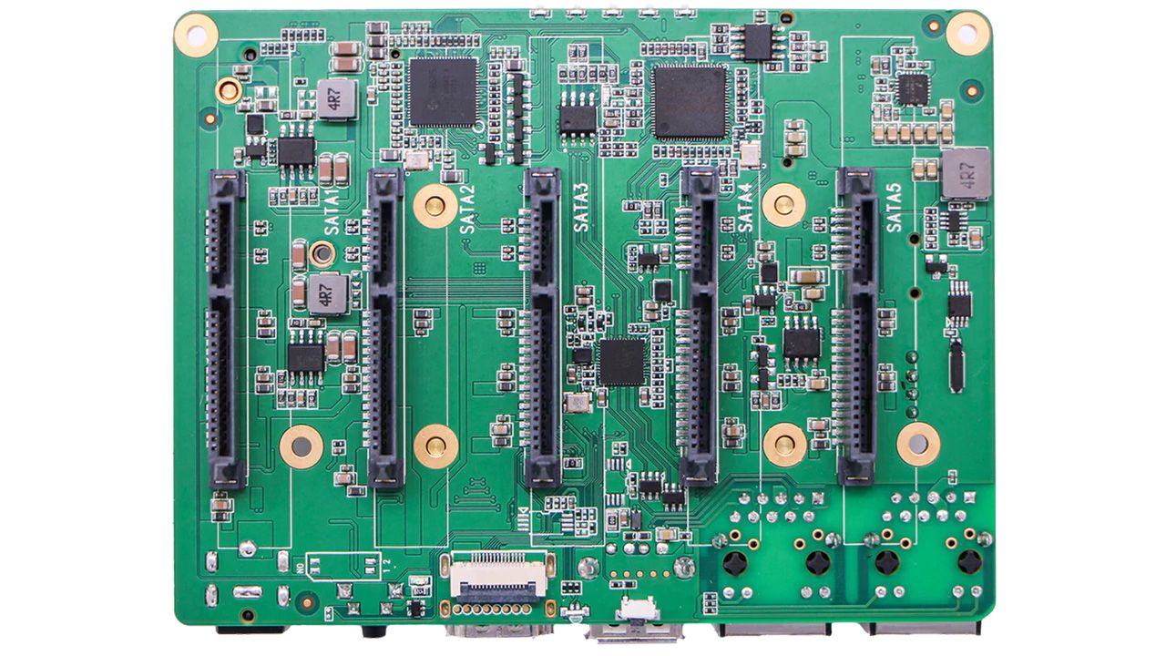 The Radxa Taco NAS carrier board
