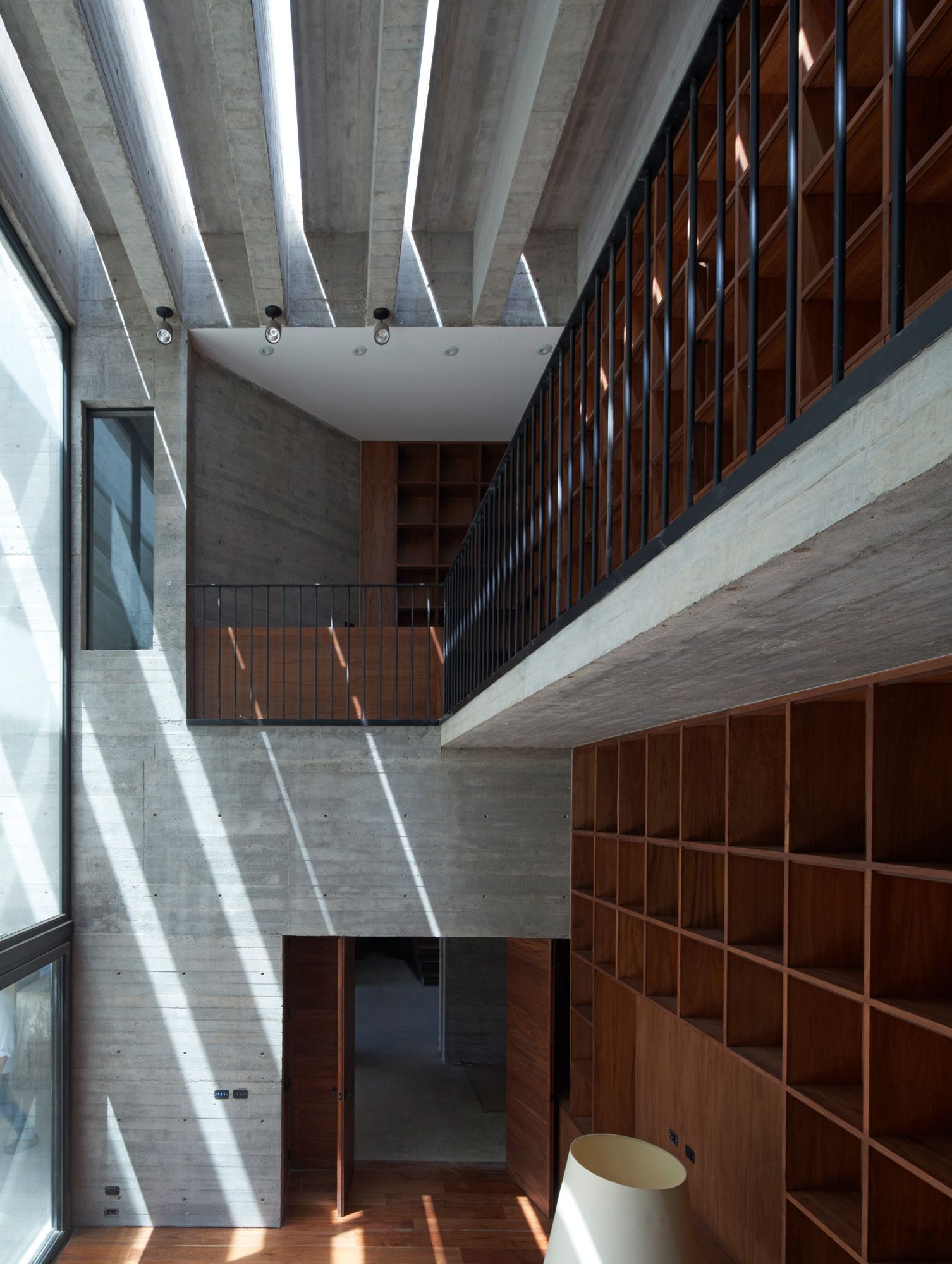 Casa HMZ by Lucio Muniain