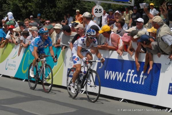 Christophe Le M&eacute;vel (Francaise des Jeux) leads Thomas Voeckler (Bbox Bouygues Telecom)