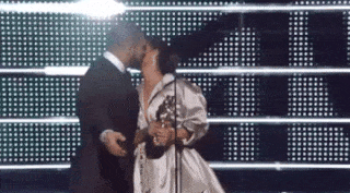Rihanna & Drake Kiss