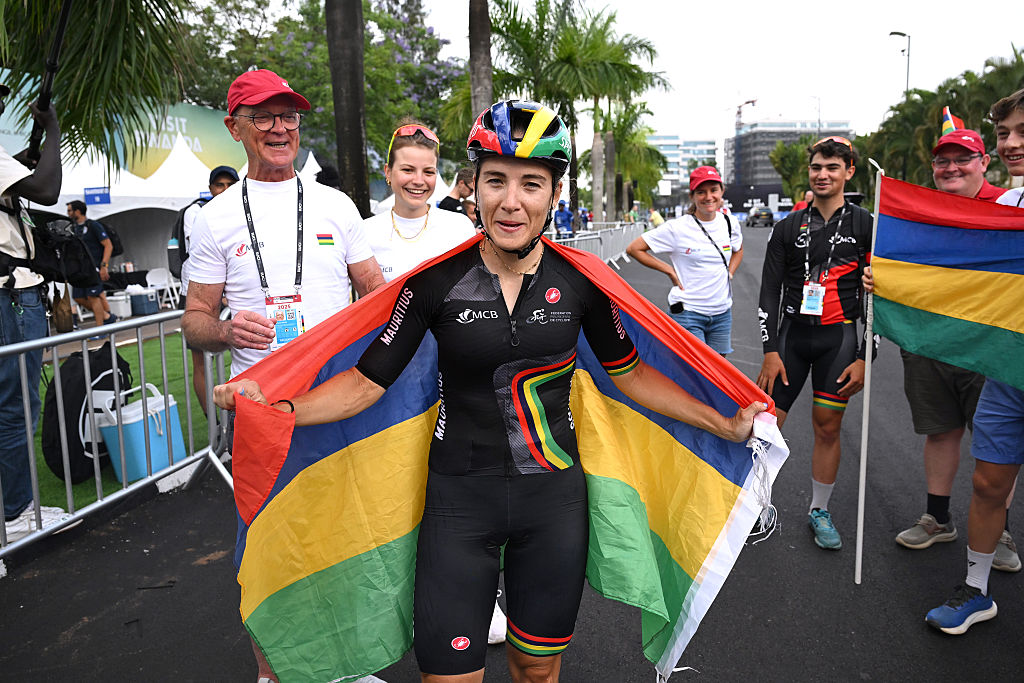 Kim Le Court-Pienaar wearing the Mauritius flag at the 2025 Road World Championships in Kigali
