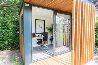 Small garden office with slatted timber cladding from Urban Pods