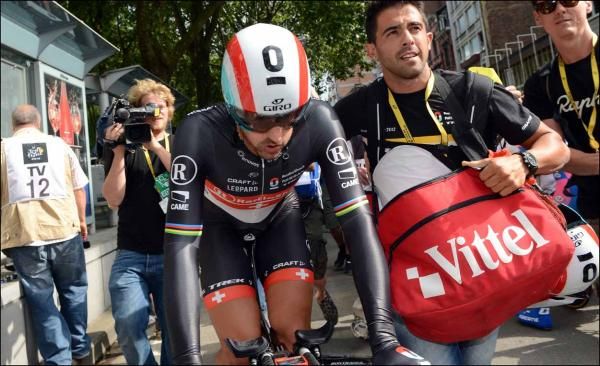 Fabian Cancellara (RadioShack-Nissan) learns that he has beaten Wiggins' time.