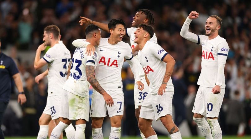 Son Heung-min and James Maddison of Tottenham Hotspur celebrate the win with team mates at full time during the Premier League match between Tottenham Hotspur and Liverpool FC at Tottenham Hotspur Stadium on September 30, 2023 in London, England. (Photo by Marc Atkins/Getty Images)