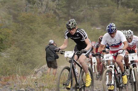 Alex Grant leading Chilean National champ Cristobal Silva