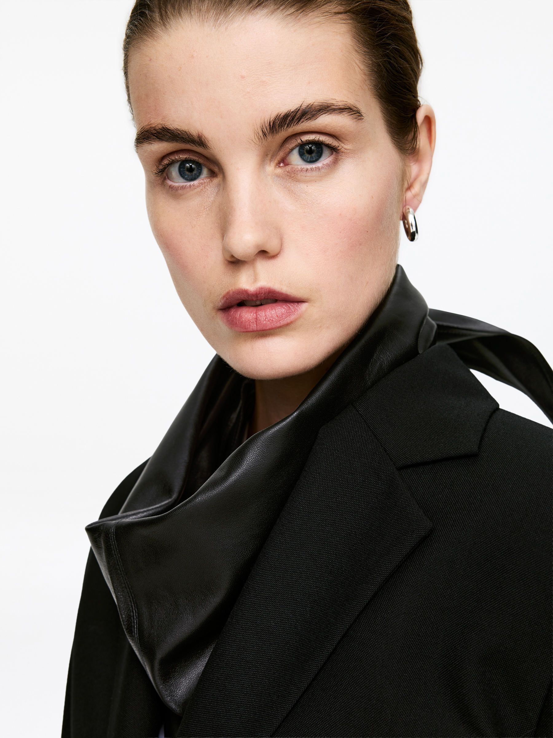 Leather Triangle Scarf – Black – Women – Arket Gb
