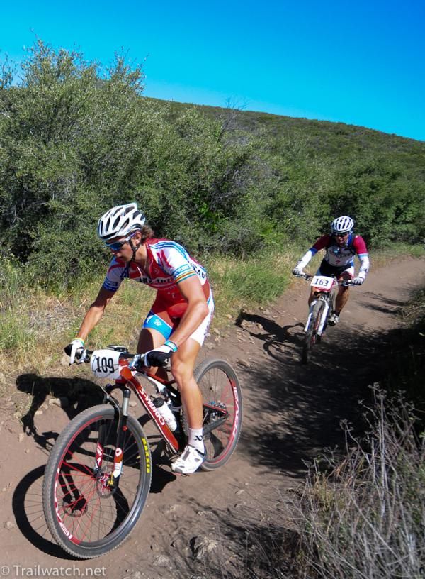 Brendon Davids (Sho-Air Specialized) hitting the singletrack first