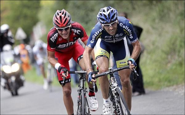 Marco Marcato (Vacansoleil-DCM) and Greg Van Avermaet (BMC) in the winning move.