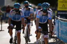 Hagens Berman Axeon riders with face masks