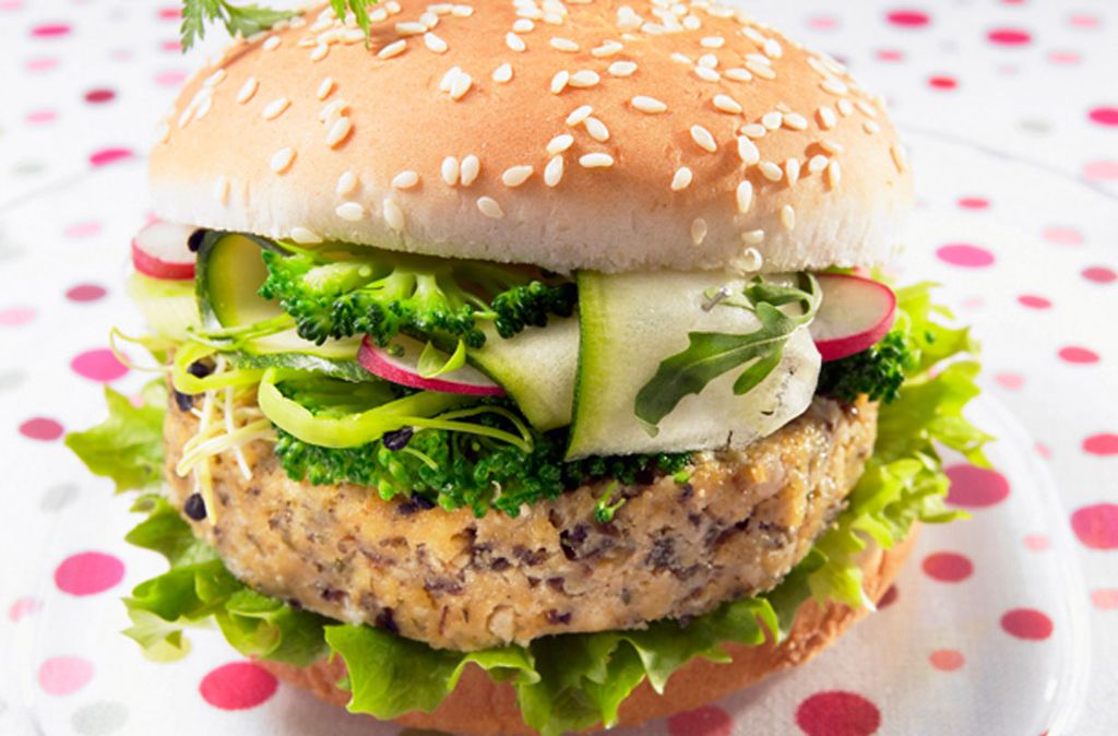 Bean burgers | Lunch Recipes | GoodTo