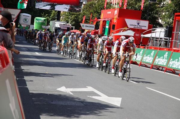Katusha leads the peloton