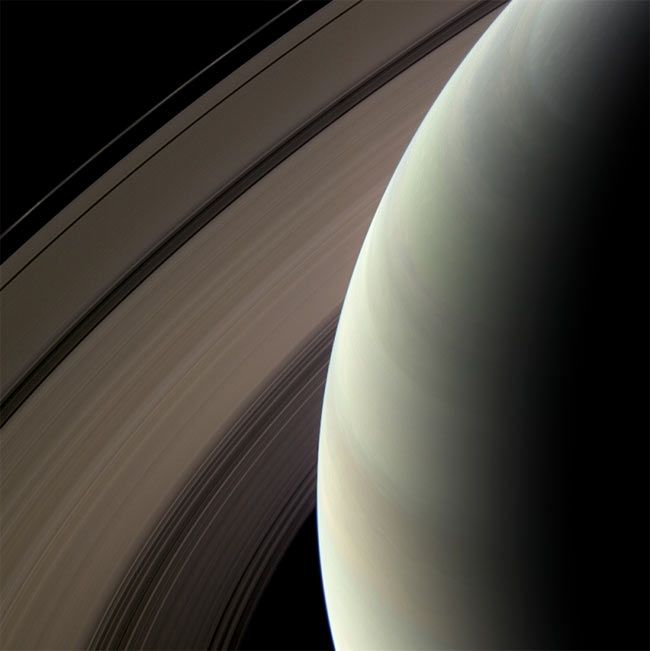 Saturn Probe Beams Home Stunning Views