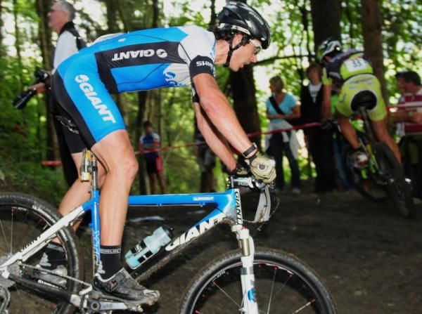 Adam Criag (Giant) on a steep descent