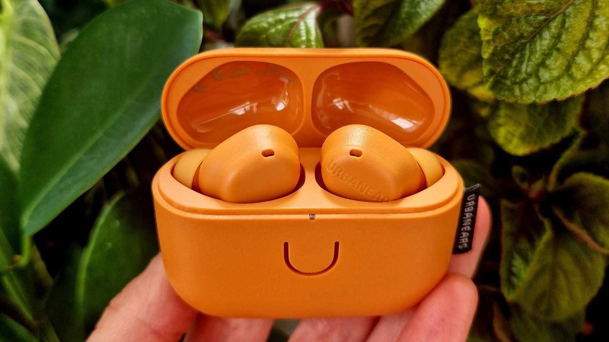 Vi testkör Urbanears Juno prisvärda earbuds med en härlig färg