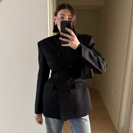 @sarahlouiseblythe a double-breasted collarless blazer and jeans. 