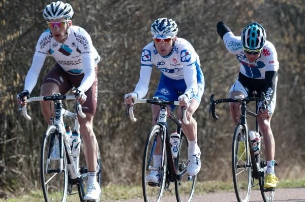 Kadri, Pineau and Veikkannen in the break on stage 3 of Paris-Nice
