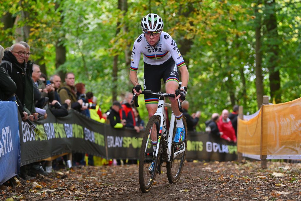 OVERIJSE BELGIUM OCTOBER 22 Fem Van Empel of The Netherlands and Team JumboVisma competes during the 63rd UCI Cyclocross World Cup Druivencross Overijse 2023 Womens Elite a on October 22 2023 in Overijse Belgium Photo by Luc ClaessenGetty Images