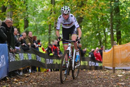 Fem Van Empel (Jumbo-Visma) scores another win in Overijse
