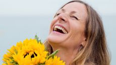 Cat Googe with sunflowers