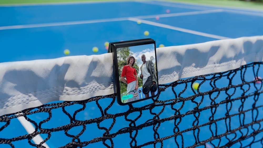 Razr Ultra 2025 on a tennis net