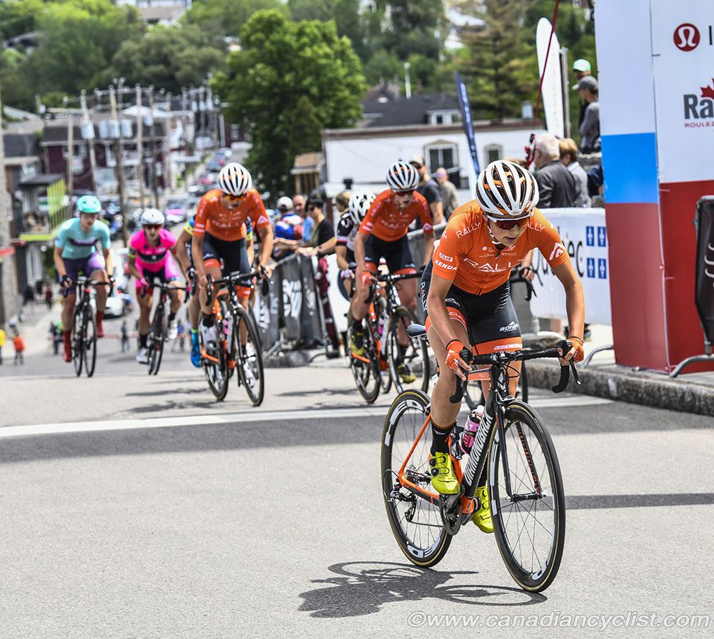 Sara Poidevin (Rally) tries an attack