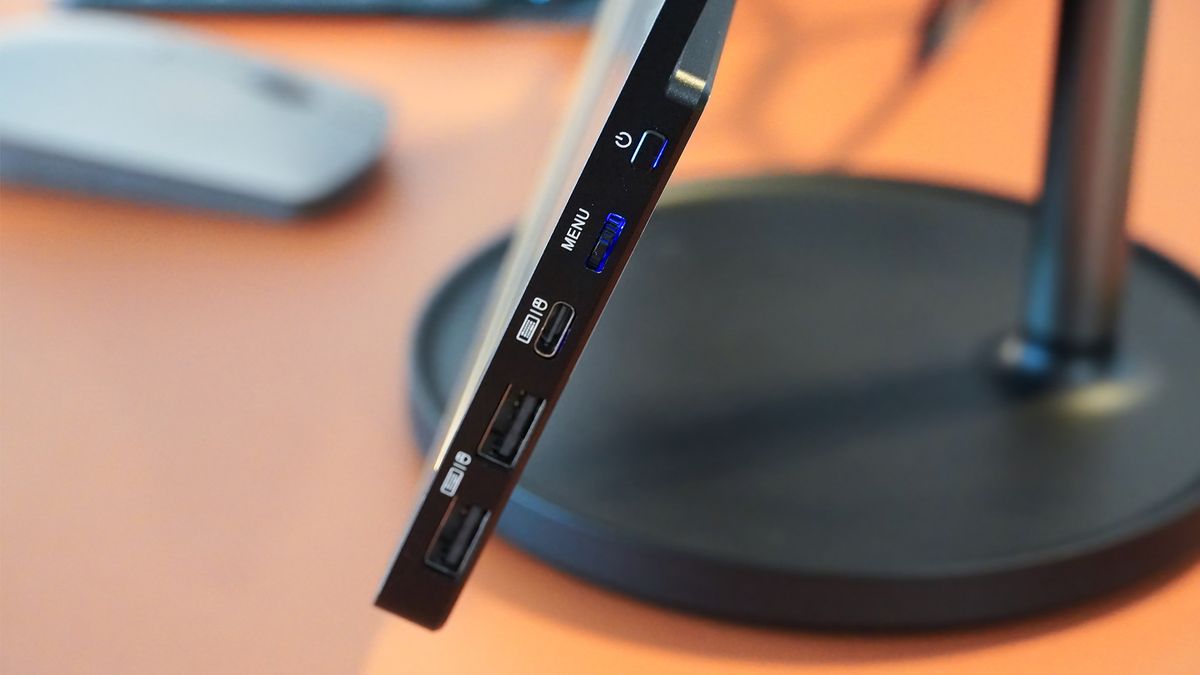 Jsaux FlipGo 16 portable dual monitor setup