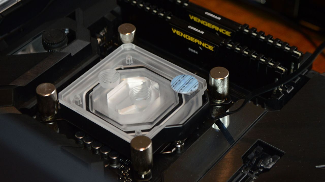 EKWB CPU block