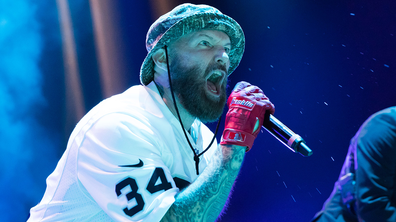 Watch Limp Bizkit hook up with Marilyn Manson and Billy Corgan at $3 ...