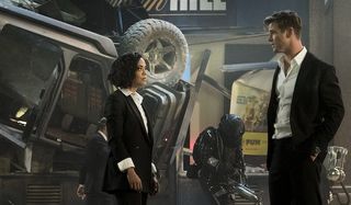 Chris Hemsworth and Tessa Thompson in Men In Black International