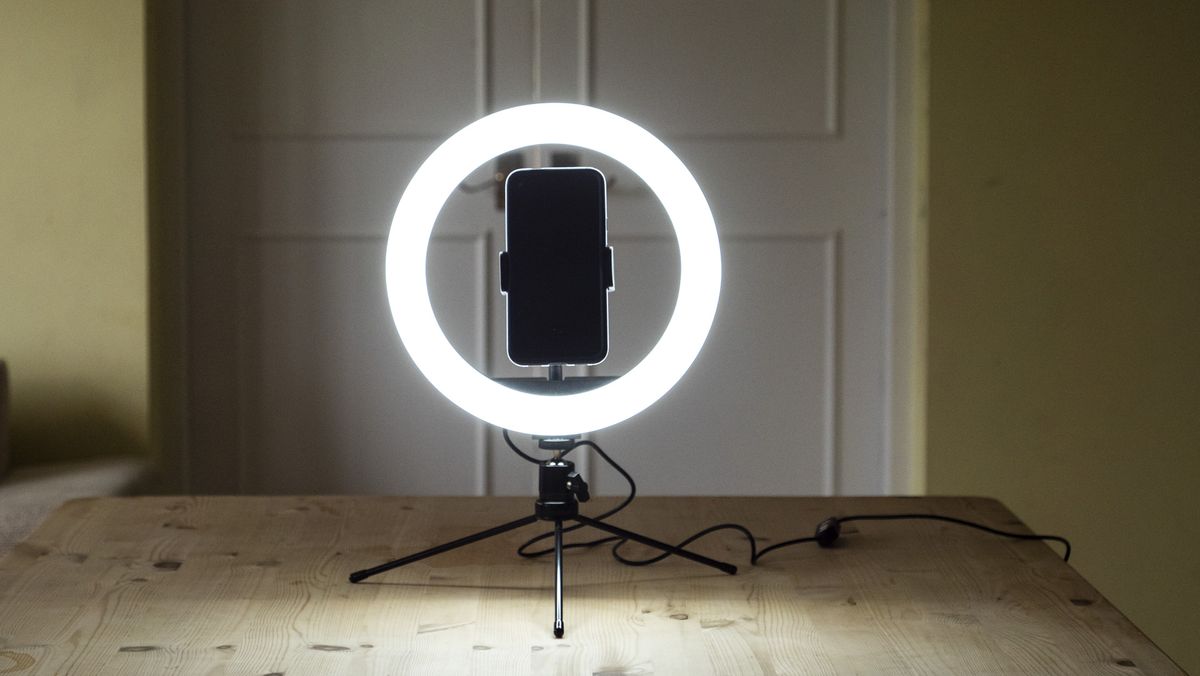 This Cheap Amazon Ring Light For Phone Offers Amazing Bang For Your   JdEuPwmTzoMoc8GMiWq48Q 1200 80 