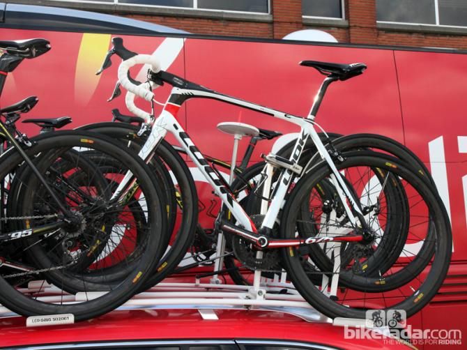 A Cofidis team-issue Look 675 about to go for a ride atop the team car at Scheldeprijs