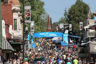 Big crowds greet the race start in Sonora.