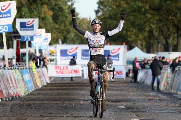 Michael Vanthourenhout (BKCP - Powerplus) had plenty of time to celebrate his victory at the Koppenbergcross
