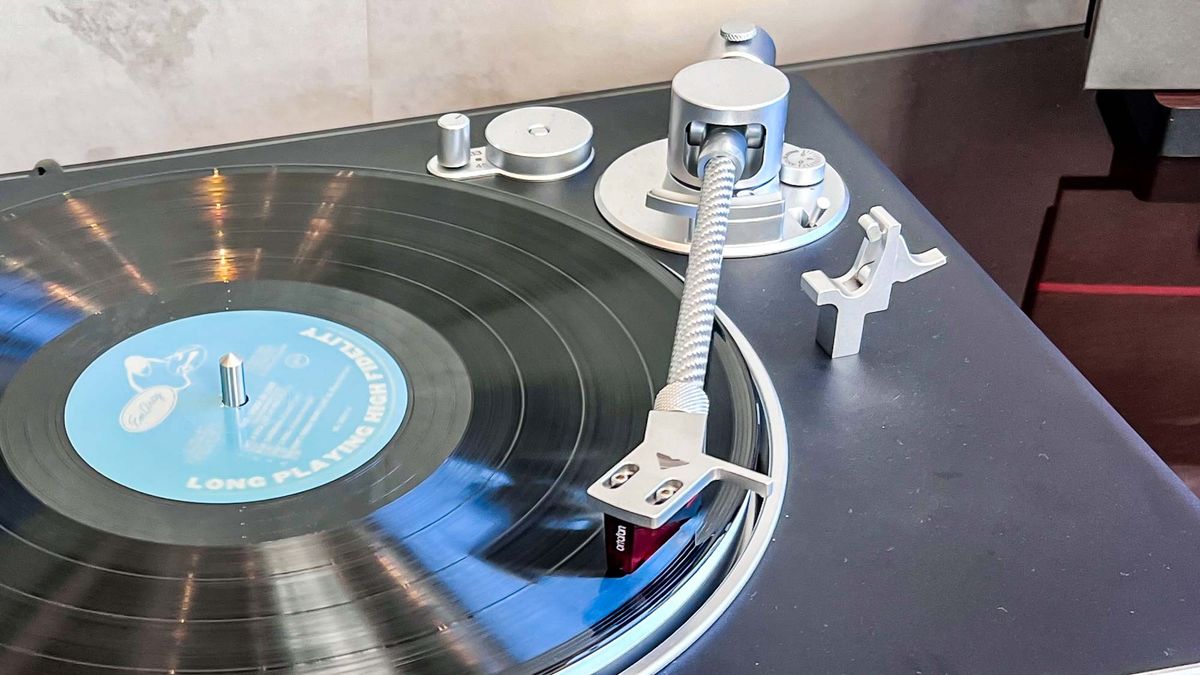 This sleek new record player works wirelessly with Sonos speakers — and it’s a gamechanger