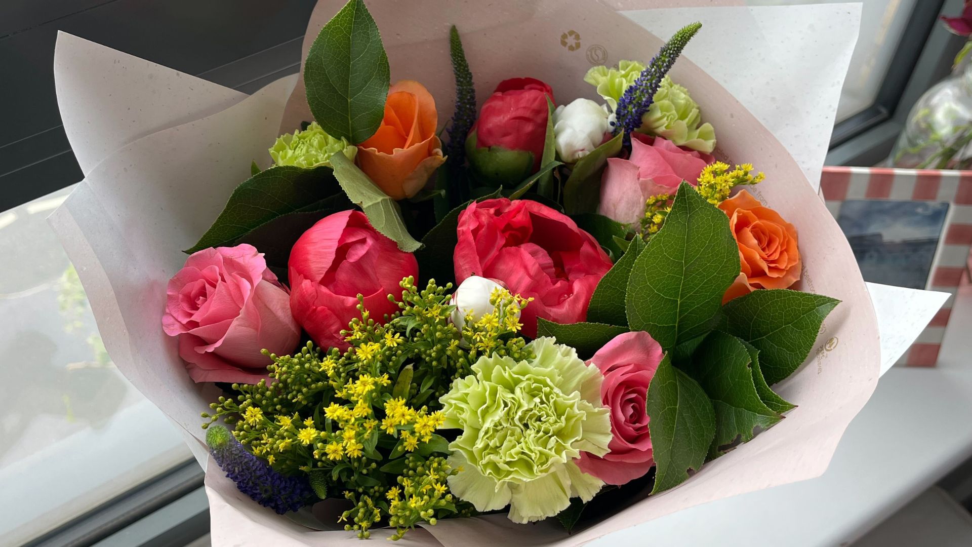 picture of peonies in bouquet