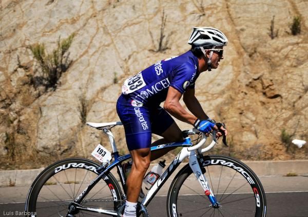 Mauricio Ardila (Comcel - Coldeportes) hits the front as the road climbs.