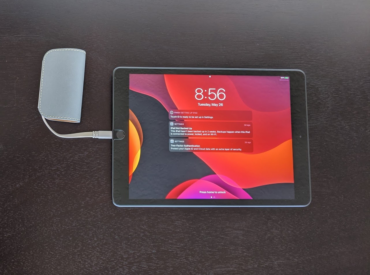 Moshi Iongo 5k Duo plugged into an iPad