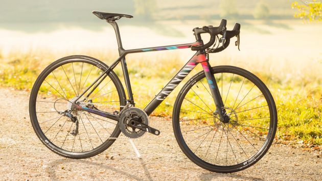 自転車本体 CANYON ULTIMATE CF SLX WMN Disc FORCE Canyon Ultimate WMN CF SLX Disc 9.0 Team CSR first ride